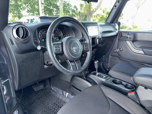 Used 2018 Jeep Wrangler Sport AWD/4WD image 36