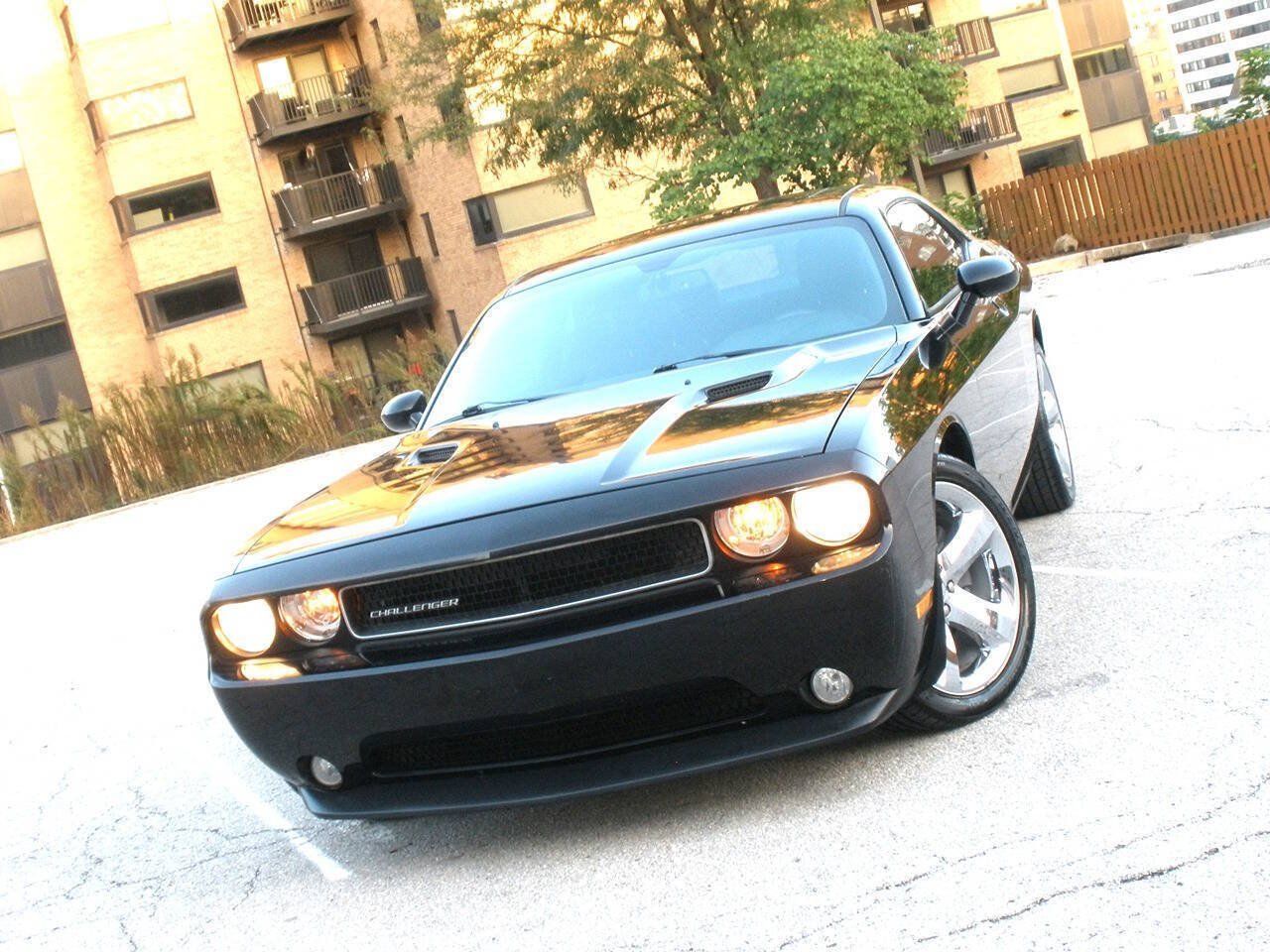 Used 2012 Dodge Challenger SXT Plus RWD image 7
