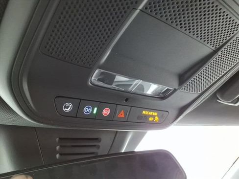 Used 2024 Chevrolet Equinox EV RS image 34