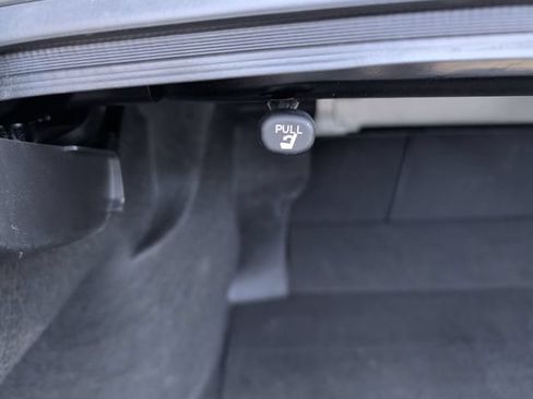 Used 2024 Toyota Camry SE FWD image 27