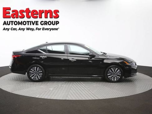 Used 2025 Nissan Altima 2.5 SV FWD image 45