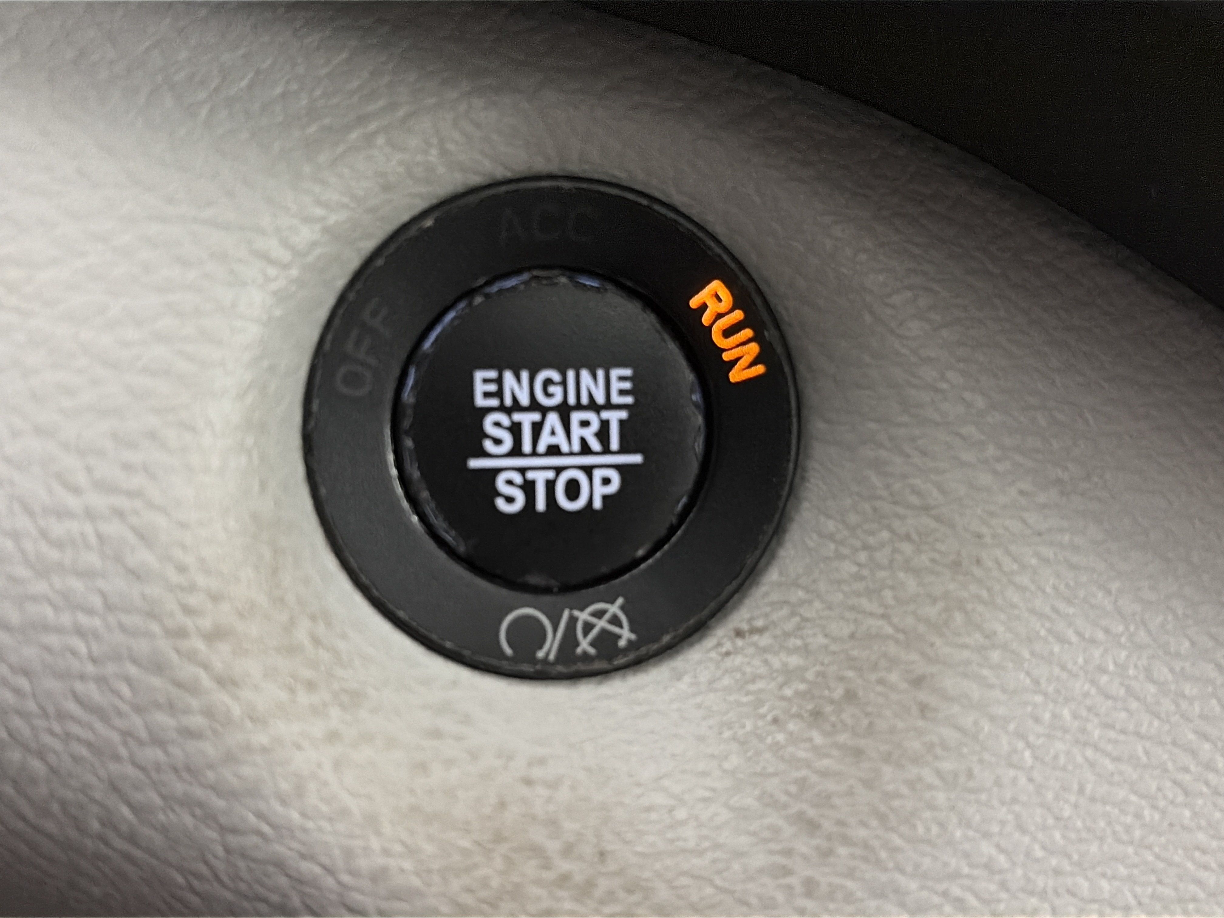 Used 2019 Jeep Cherokee Limited w/ Luxury Group AWD/4WD image 34
