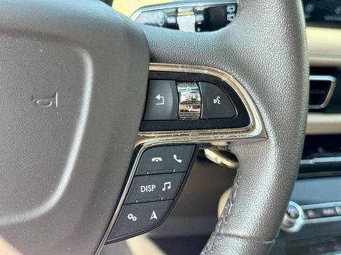Used 2023 Lincoln Nautilus AWD w/ Premium Package image 23