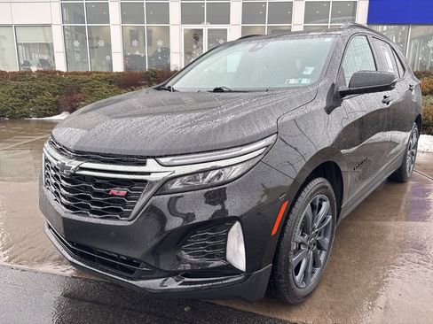 Used 2022 Chevrolet Equinox RS w/ Infotainment Package image 2