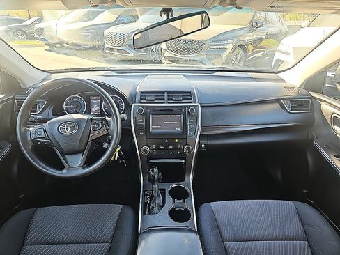 Used 2016 Toyota Camry LE image 27