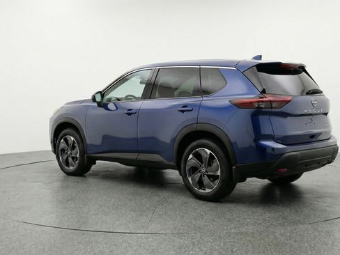 Used 2025 Nissan Rogue SV image 6