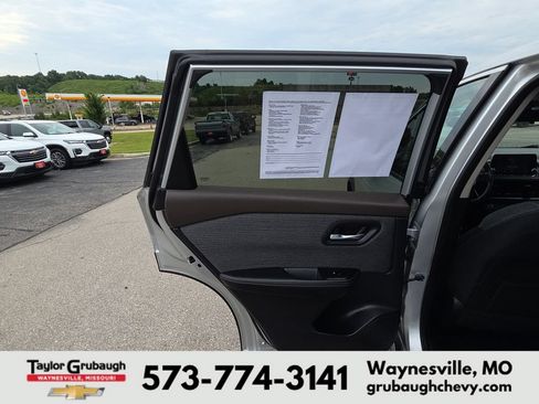 Used 2021 Nissan Rogue SV AWD/4WD image 26