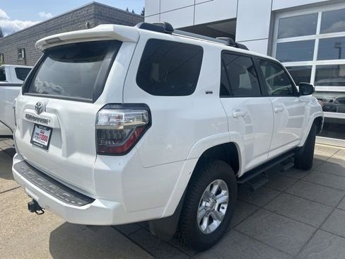 Used 2019 Toyota 4Runner SR5 Premium image 2