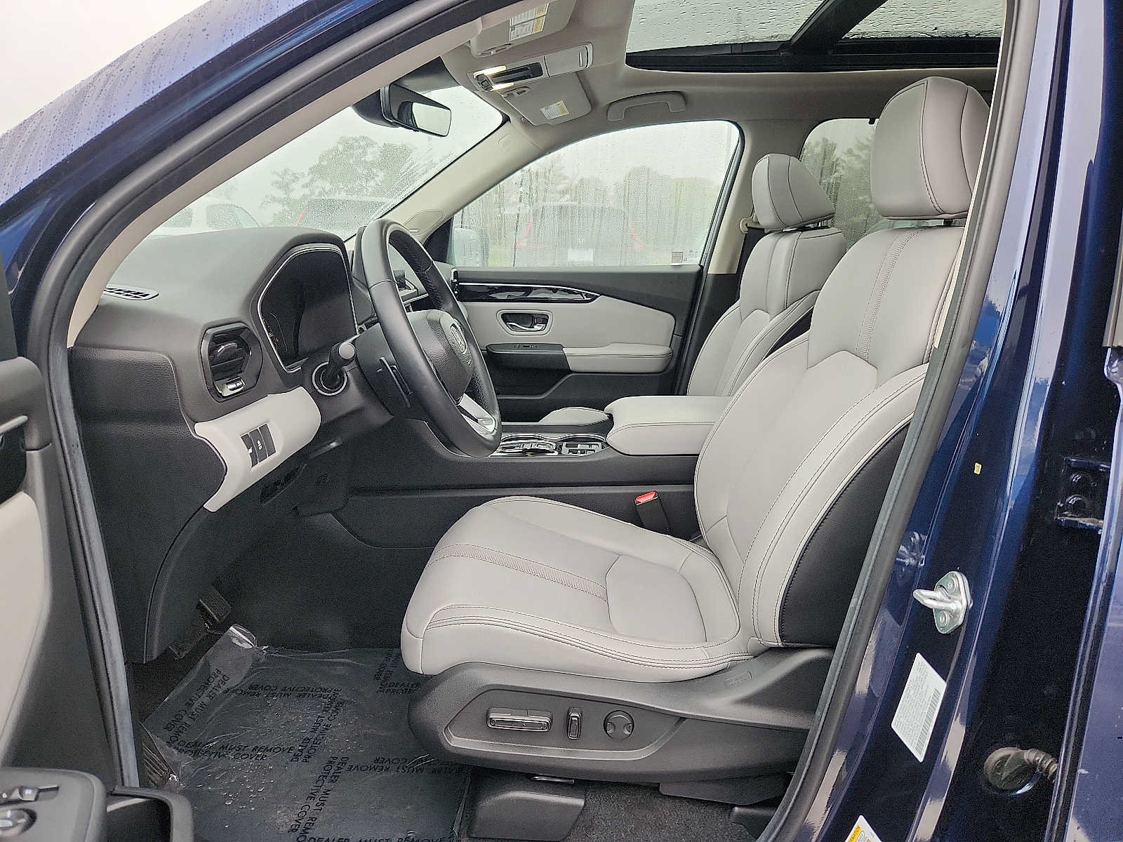 Certified 2025 Honda Pilot Touring image 13