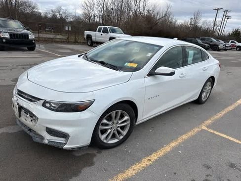 Used 2017 Chevrolet Malibu LT image 2