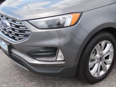 Used 2023 Ford Edge Titanium AWD/4WD image 3