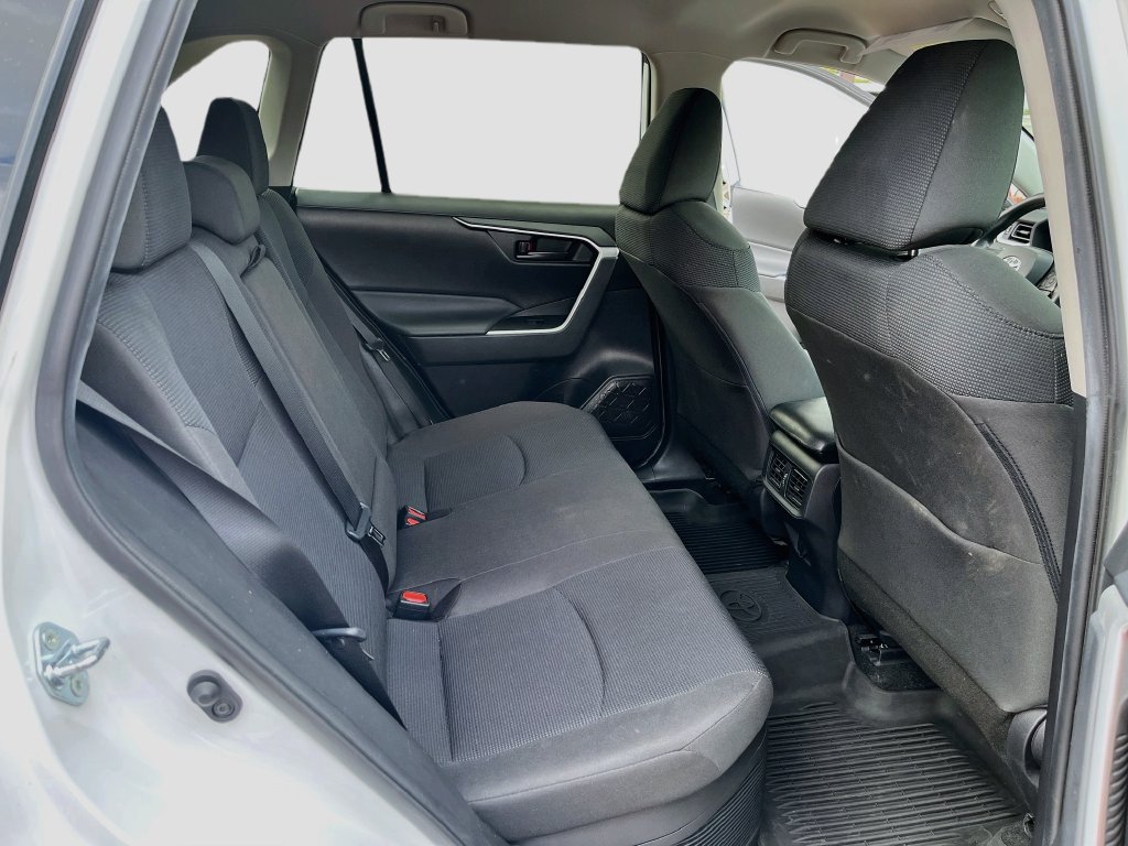 Used 2021 Toyota RAV4 LE AWD/4WD image 25