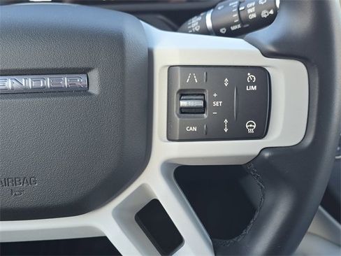 Used 2025 Land Rover Defender 110 S image 17