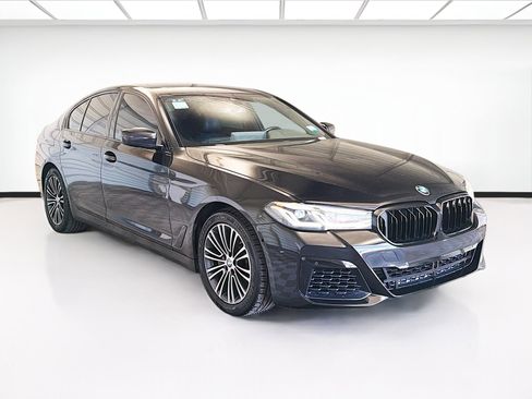 Used 2021 BMW 530i w/ Convenience Package image 3