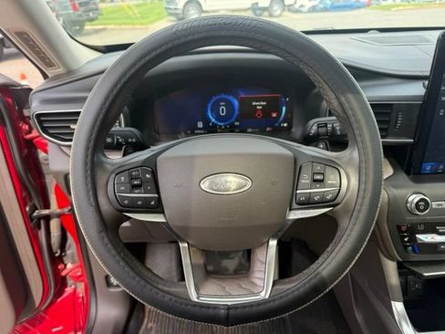 Used 2020 Ford Explorer Platinum w/ Premium Technology Package AWD/4WD image 23