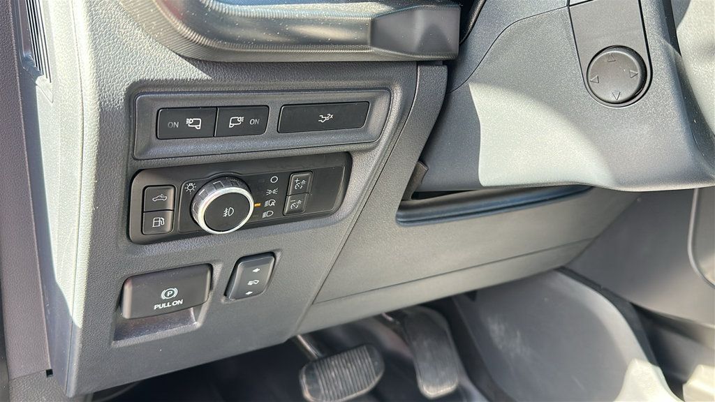 Used 2024 Ford F150 Lariat AWD/4WD image 17