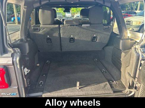 Used 2024 Jeep Wrangler Unlimited Rubicon 4xe AWD/4WD image 30