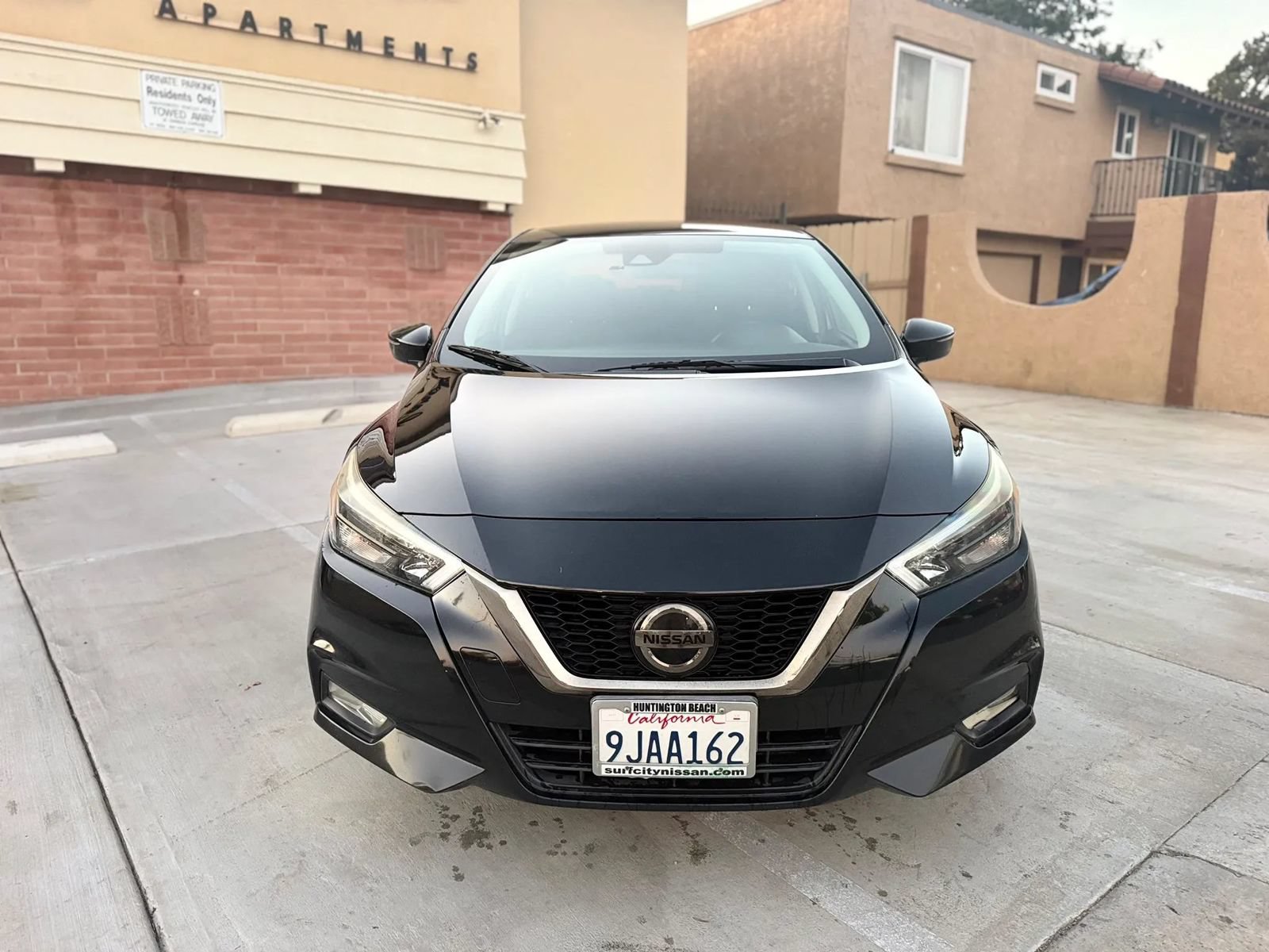 Used 2020 Nissan Versa SR FWD image 3