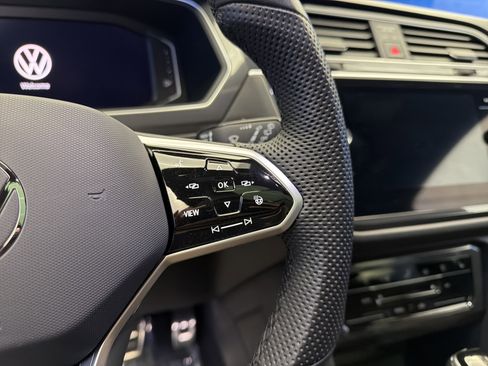 Used 2024 Volkswagen Tiguan SEL R-Line image 17