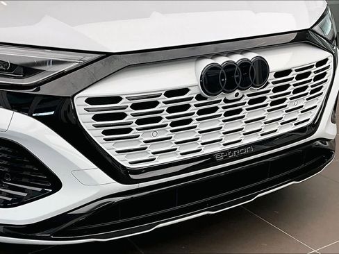 Certified 2024 Audi Q8 e-tron Prestige w/ Prestige Package image 32