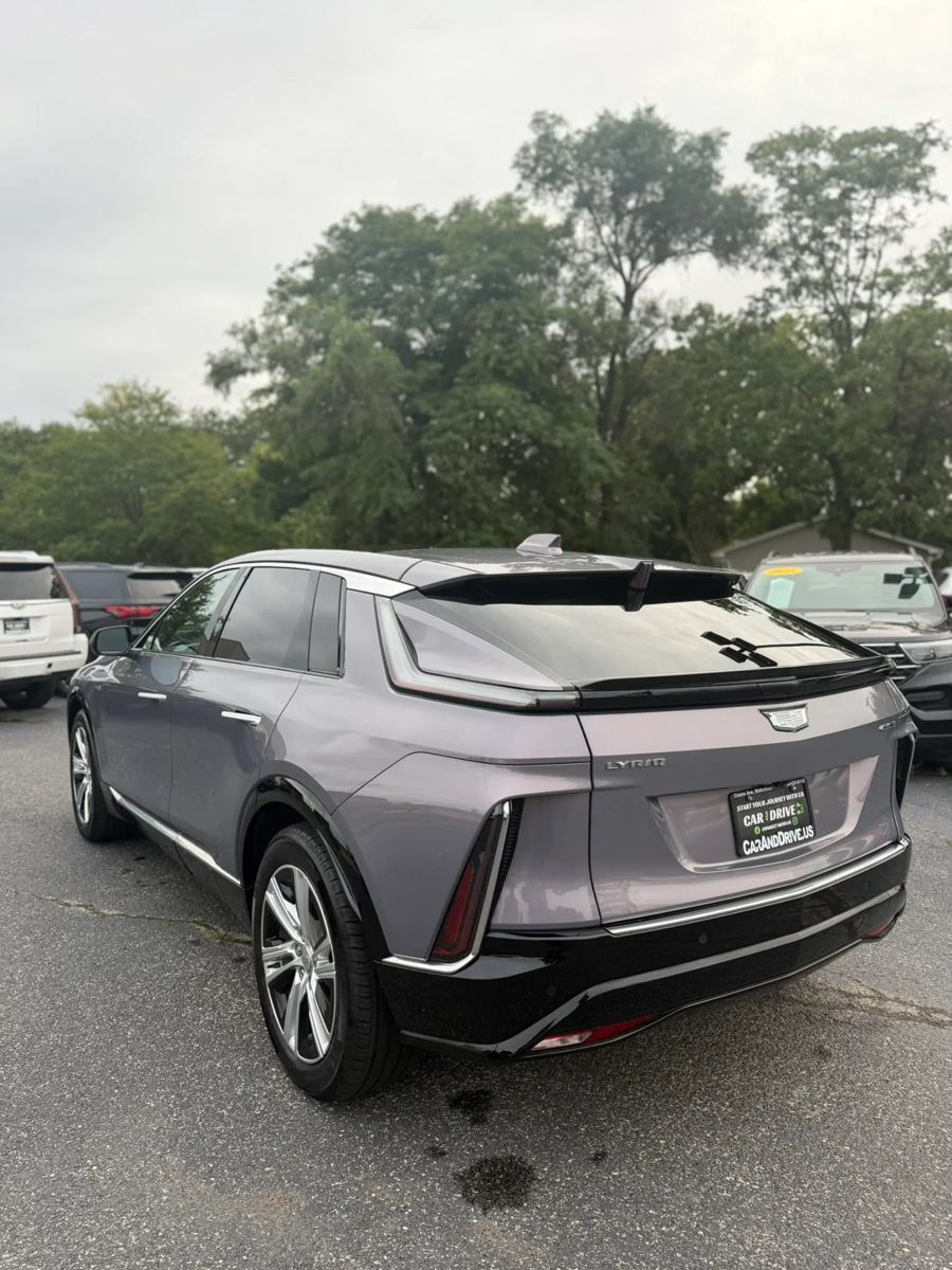 Used 2024 Cadillac Lyriq Tech w/ LPO, Floor Liner Package RWD image 3