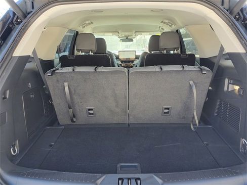 Used 2025 Ford Explorer Active w/ Active Comfort Package image 9