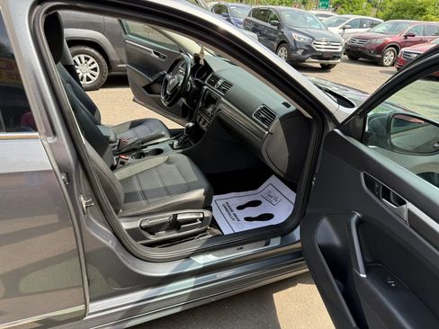 Used 2017 Volkswagen Passat 1.8T R-Line FWD image 12