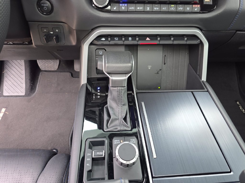 Certified 2025 Toyota Sequoia Platinum AWD/4WD image 30
