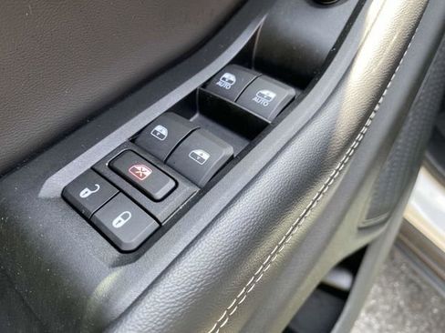 Used 2023 Jeep Grand Cherokee Laredo AWD/4WD image 12