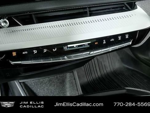 Used 2025 Cadillac Optiq Luxury 2 w/ LPO, Floor Liner Package AWD/4WD image 16