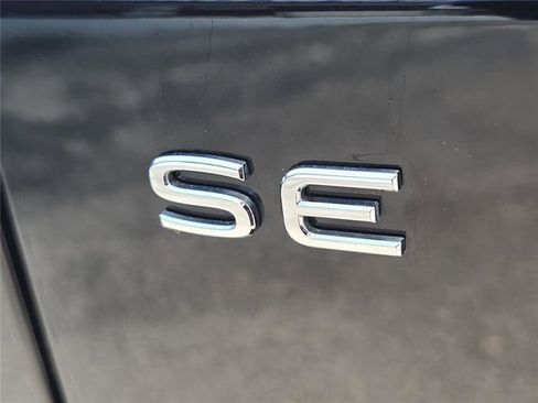 Used 2026 Volkswagen Atlas SE FWD image 5