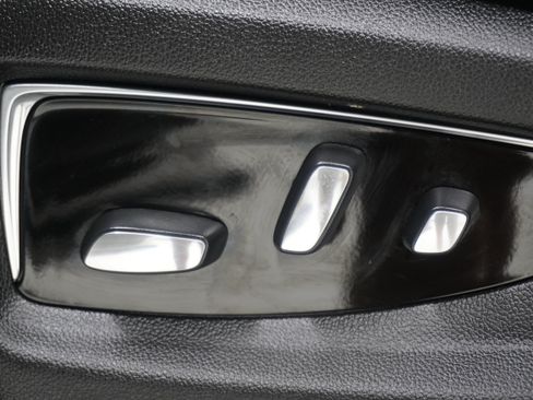 Used 2020 Cadillac Escalade Luxury RWD image 15