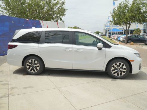 New 2026 Honda Odyssey EX-L image 4