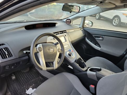 Used 2014 Toyota Prius Three image 29