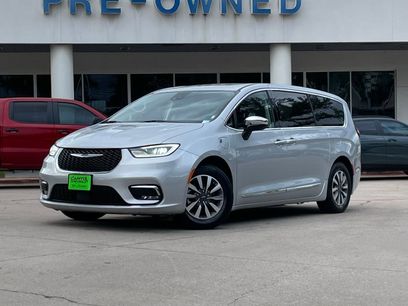 Used 2023 Chrysler Pacifica Limited