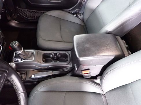 Used 2021 Jeep Wrangler Unlimited Sport image 32