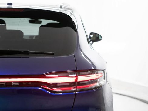 New 2026 Porsche Macan AWD/4WD image 21