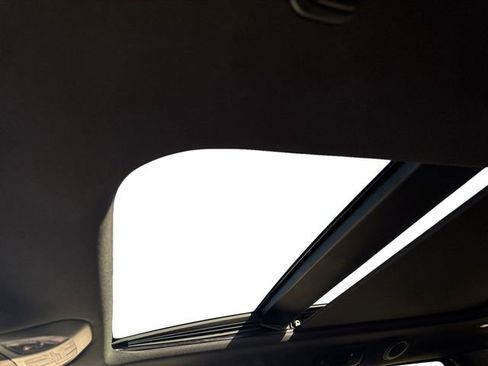 New 2026 Chrysler Pacifica Select AWD/4WD image 9