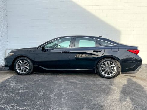 Used 2019 Toyota Avalon XLE image 9
