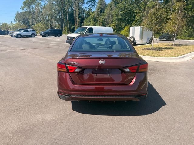 Used 2025 Nissan Altima 2.5 SV FWD image 16
