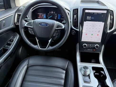 Certified 2024 Ford Edge SEL w/ Convenience Package AWD/4WD image 9