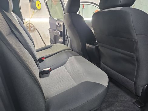 Used 2023 Toyota Tacoma TRD Off-Road image 11