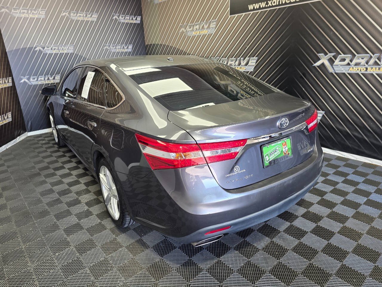 Used 2014 Toyota Avalon XLE Touring FWD image 10