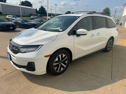 Used 2026 Honda Odyssey EX-L image 4