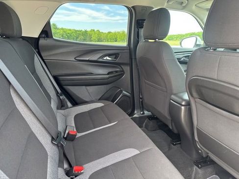 Used 2025 Chevrolet TrailBlazer LT AWD/4WD image 18