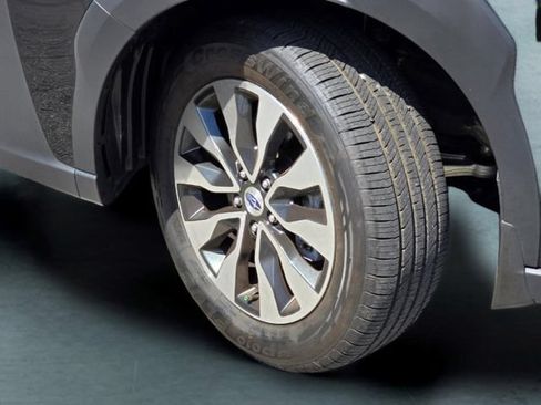 Used 2025 Subaru Outback Limited AWD/4WD image 31
