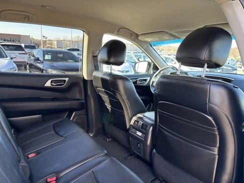 Used 2013 Nissan Pathfinder Platinum image 27