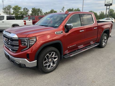 Used 2023 GMC Sierra 1500 SLT w/ SLT Premium Plus Package AWD/4WD image 4