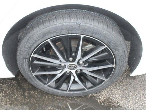 Used 2022 Toyota Camry SE image 6