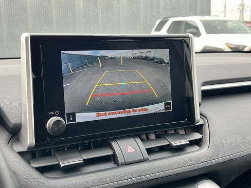 Used 2025 Toyota RAV4 XLE image 17